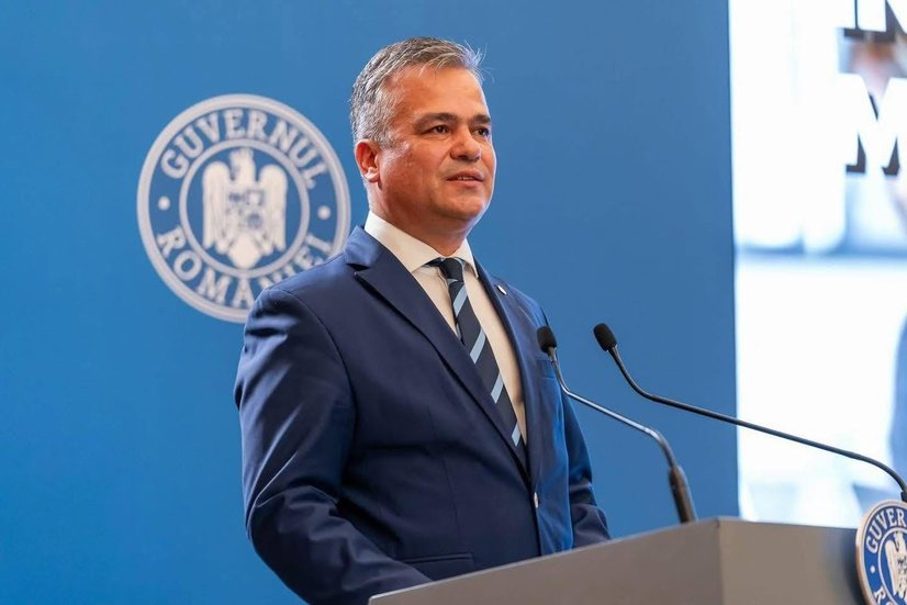 Prima reacţie a lui Adrian Veştea, după ce Guvernul a fost respins: „Nu a fost votul pe care l-am sperat pentru România”