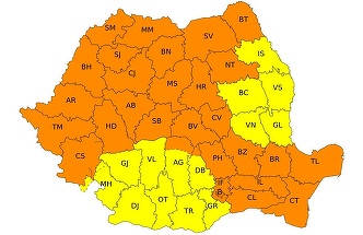Vremea se menţine schimbătoare şi joi: caniculă în Moldova şi Transilvania, ploi, vijelii şi grindină în restul ţării