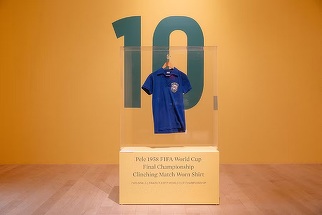Record impresionant pentru un obiect al lui Pelé. Tricoul din finala Mondialului din 1958 s-a vândut cu 4,9 milioane de dolari