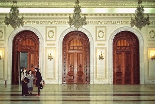 Deznodământul privind banii magistraţilor, amânat din nou. Procesul Guvern-ÎCCJ continuă