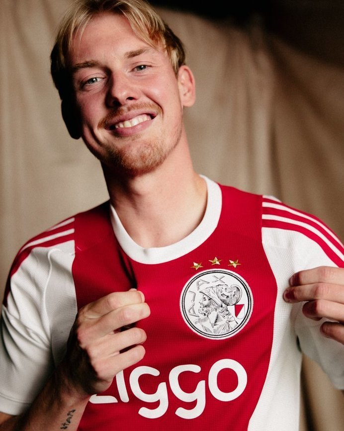 Mercato: Ajax Amsterdam l-a transferat pe Julian Brandt