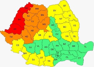 ANM: Codul roşu de caniculă, prelungit în Arad, Bihor şi Satu Mare. Valul de căldură se extinde în aproape toată ţara
