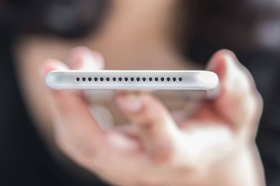 STB pregăteşte amenzi pentru cei care folosesc telefonul pe speaker în mijloacele de transport. Campania începe în perioada următoare
