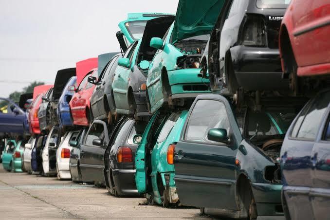 UE schimbă regulile pentru maşinile scoase din uz. Ce se întâmplă cu vehiculele care nu mai pot circula pe drumurile europene