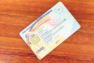 Buletinul electronic va putea ţine locul cardului de sănătate. Ce trebuie să ştie românii despre schimbarea pregătită de CNAS