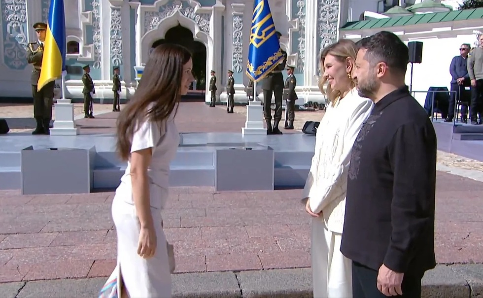 Mirabela Grădinaru participă la Ziua Independenţei Ucrainei fără Nicuşor Dan