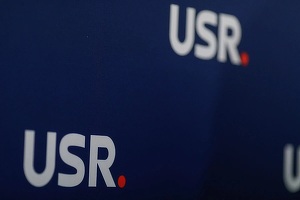 USR atacă la CCR legea care îi scapă pe aleşii locali de incompatibilităţi. „PSD a inventat două Constituţii”