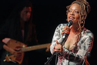 Doliu în lumea muzicii jazz. Artista Cassandra Wilson a murit la vârsta de 70 de ani