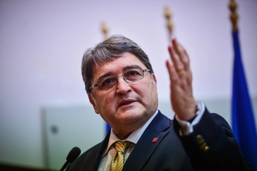 Emil Hurezeanu explică de ce AUR nu poate copia drumul AfD spre putere. „Îi lipseşte racheta în două trepte care împinge AfD în sus în Germania”