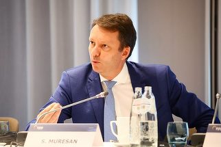 Premierul desemnat Siegfried Mureşan începe negocierile în Parlament. „Cel mai important lucru este ce vom face pentru ţară din prima zi”