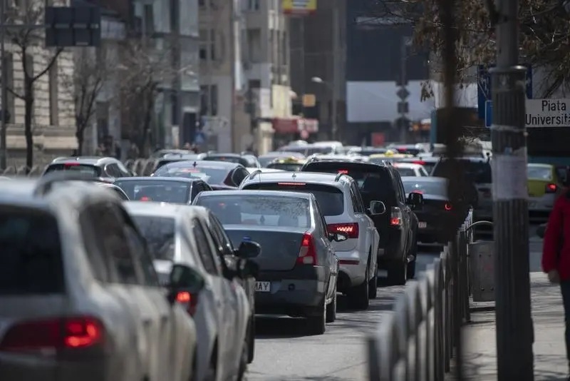 VIDEO. Cele mai poluante maşini vor fi interzise în Bucureşti. Anunţul primăriei