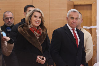 Cristela Georgescu a ajuns la DIICOT, unde a fost adus şi Călin Georgescu. Ce urmează în dosarul cu prejudiciu de 1,1 milioane de euro