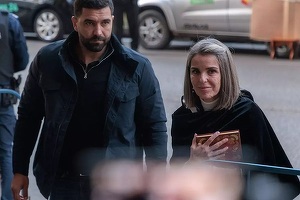 Cristela Georgescu, pentru a treia zi la DIICOT. Soţia lui Călin Georgescu asistă la percheziţiile informatice din dosarul de 1,1 milioane de euro