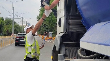 Restricţii noi pentru camioane şi TIR-uri în Bucureşti. Amenzile pentru cei fără autorizaţie ajung la 10.000 de lei