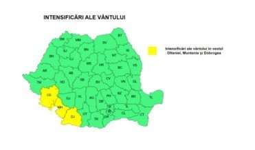 ANM anunţă furtuni, vijelii şi vânt puternic în mai multe regiuni ale ţării. Aproape toată România intră luni sub Cod galben