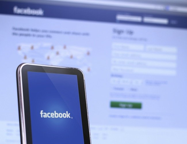 STUDIU. Reclamele la mâncare şi băuturi, cele mai răspândite pe Facebook