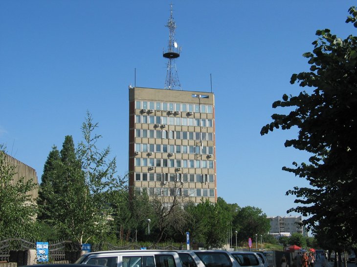 Atac cu grenade la sediul Societăţii de Radio şi Televiziune din Kosovo