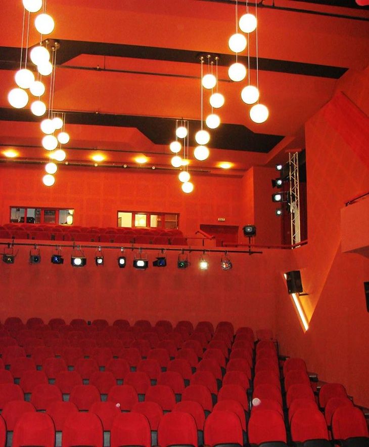 ActiveWatch şi CJI cer demiterea conducereii teatrului Excelsior: Cenzura DoR de la Excelsior - o execuţie politică