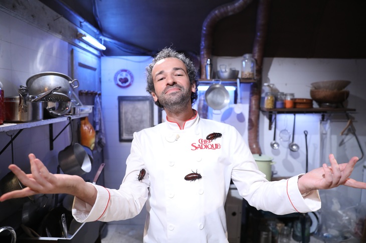 FOTO. Fort Boyard, ediţia a doua. Cine sunt vedetele. Chef Sadique, interpretat de actorul Alexandru Unguru