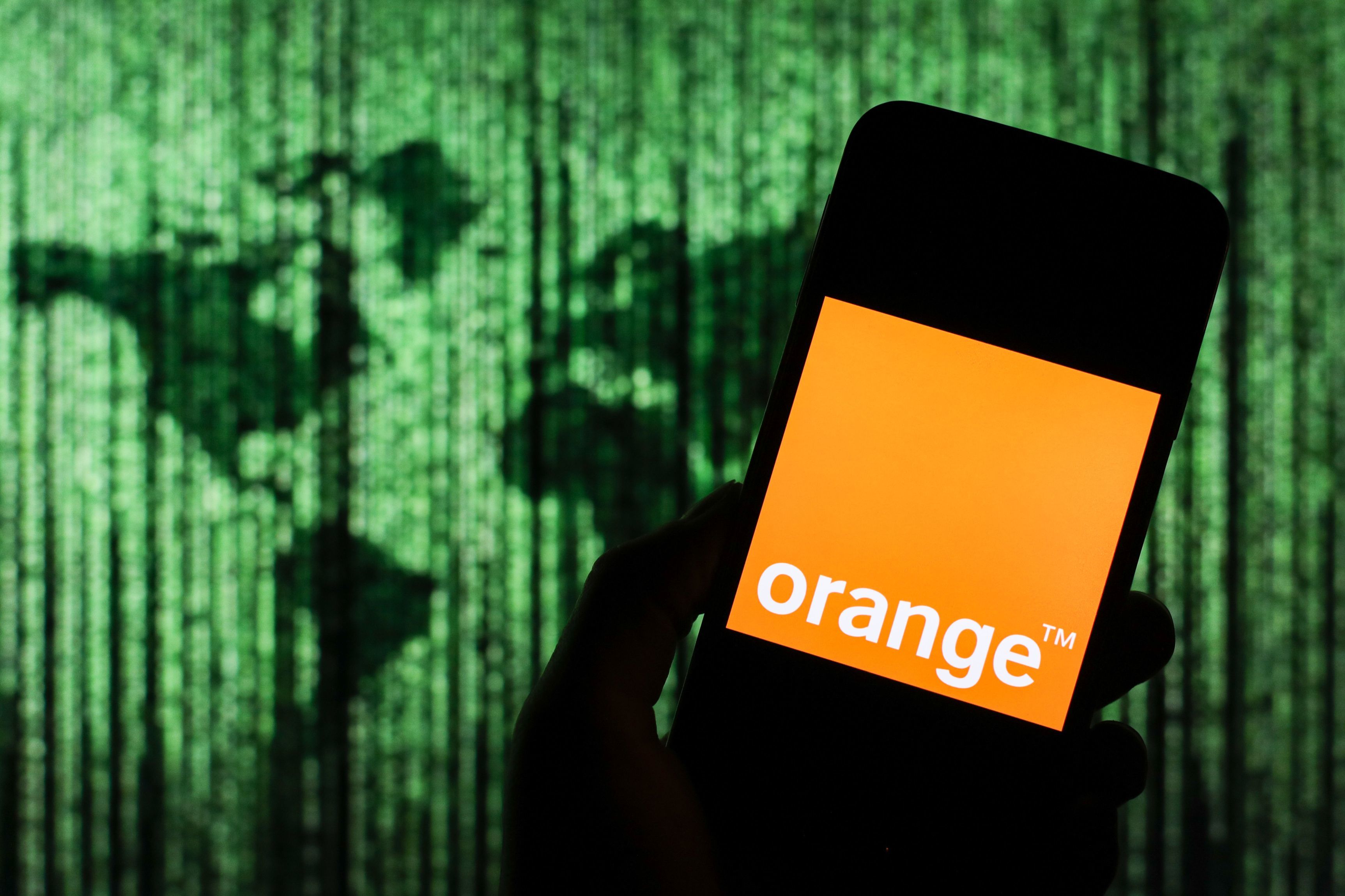 thesaurus Eastern Mourn Orange-Telekom, tranzacţie încheiată Paginademedia.ro