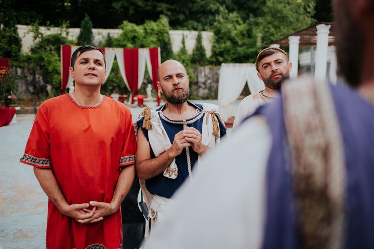 VIDEO. Cosmin Seleşi, actor şi producător într-o parodie istorică. Cu daci. Ce spune despre film?