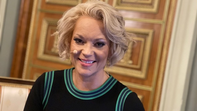 INTERVIU. Sfatul jurnalistei BBC Kasia Madera: „Faceţi un pas înapoi înainte de a da un like sau un share, dacă aveţi de-a face cu informaţii care vă provoacă emoţii puternice”