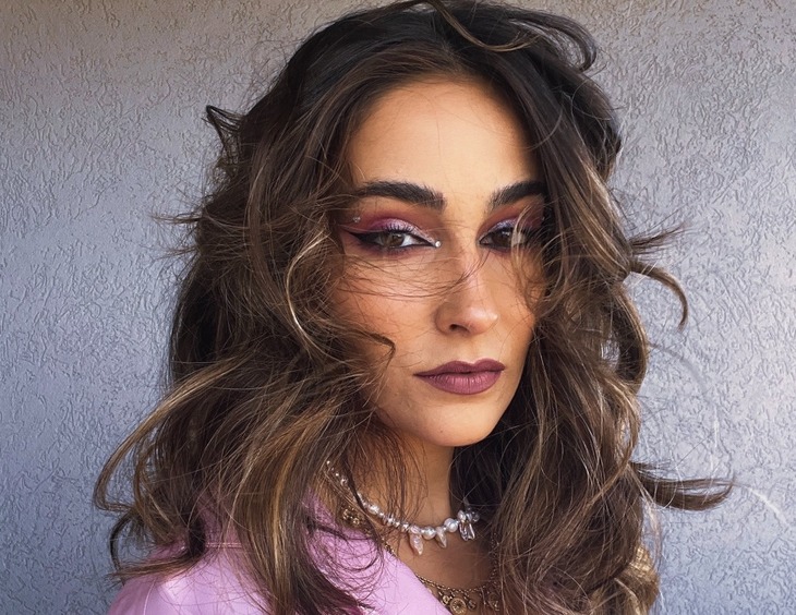 Ioana Taisia alias Yoyo se ocupă pentru Pro TV de promovarea emisiunilor Vorbeşte lumea şi La Măruţă în social media / foto: arhiva personală
