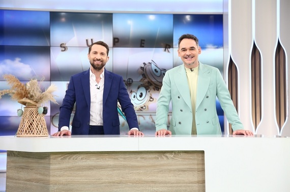 Ediţii speciale Super Neatza cu Răzvan şi Dani, dar şi interviuri cu Marcel Iureş şi Gică Popescu, de ziua Antena 1