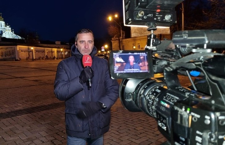 Marius Saizu prezintă jurnalul Focus de la ora 18.00 şi este coordonatorul Ştirilor Prima TV / foto: arhiva personală