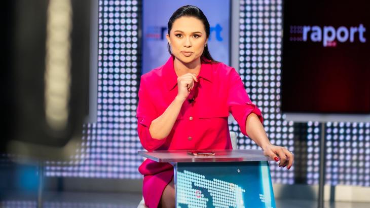 Realitatea Plus: Sora mare retrasă, sora mică avansată: Ana Maria Păcuraru pusă şefă de la externe şi urcată pe post chiar în locul "exilatei" Alexandra