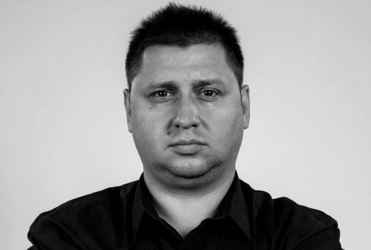 Viaţă de ziarist. Cătălin Doscaş, BuletindeBucureşti.ro: „Cel mai greu? Criza din 2009. Nu mai puteam să trăiesc în Bucureşti din cauza chiriei. Depindeam 100% de pachetul cu mâncare de acasă”