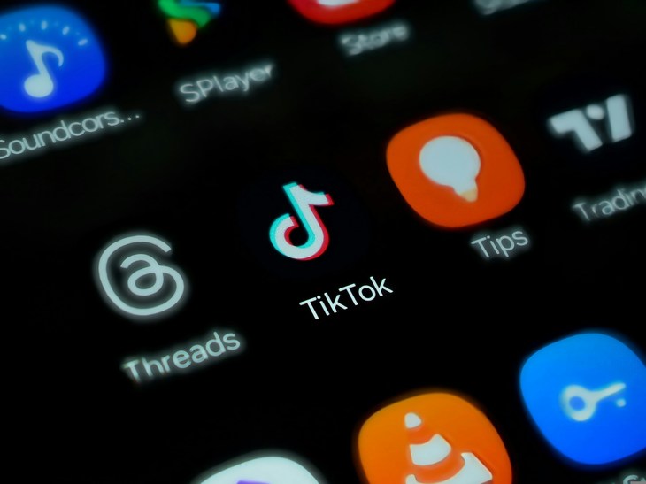 Îngrijorare în Franţa din cauza unui nou trend pe TikTok. „Aceste clipuri sunt revoltătoare şi absolut inacceptabile””
