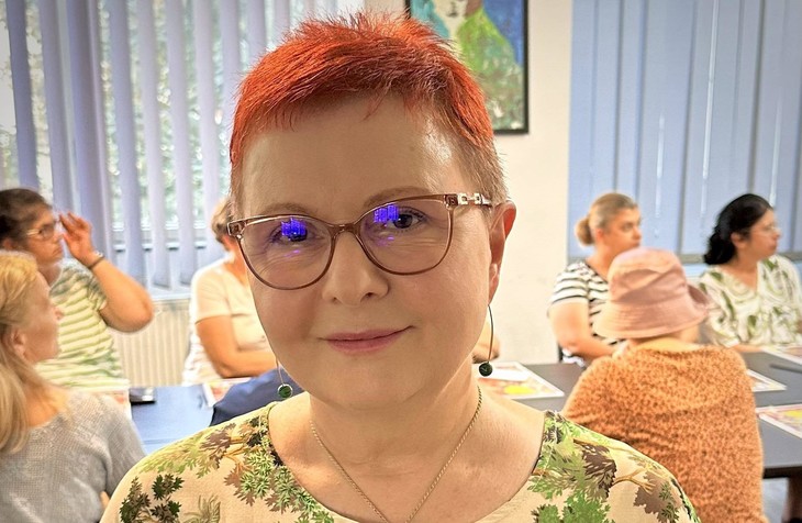Jurnalista Dana Deac s-a retras din profesie. „După 35 de ani, trag cortina peste această scenă a vieţii mele şi o fac cu multă emoţie şi cu inima plină”