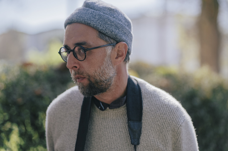 Paginadeseriale. „Dinţi de lapte”, al doilea film scris şi regizat de Mihai Mincan, va avea premiera mondială la Festivalul Internaţional de Film de la Veneţia
