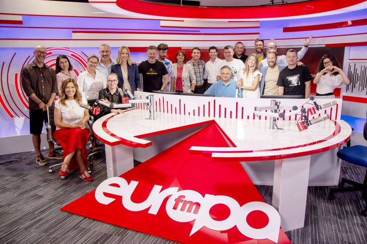 Europa FM, grila de toamnă. Studio nou, emisiune nouă în weekend şi jurnalistul Sebastian Zachmann se alătură echipei