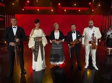 La TVR e „Petrecere… cu cântec”. Emisiunea are şi o asistentă făcută cu AI, dar şi rubrică de roast