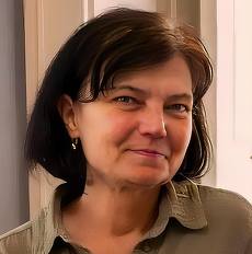 „Dacă citiţi aceste rânduri, înseamnă că am pierdut definitiv lunga mea luptă"... Jurnalista Simona Popescu s-a stins din viaţă