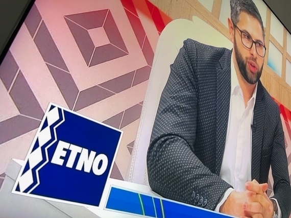 A fost în direct, dar în alt an. Etno TV, sancţionat de CNA după ce a dat ca fiind în direct teleshopping „Bijuterii TV” de acum patru ani