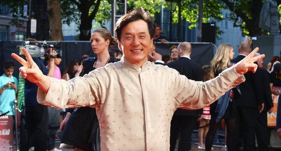 29 Iulie. Jackie Chan vine în România. Mutu a dat în judecată Gazeta Sporturilor