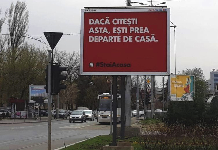 Campanie outdoor pe 60 de panouri: "Dacă citeşti asta, eşti prea departe de casă"