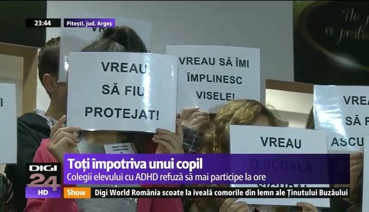 Protestele de la şcoala din Piteşti, faţă de copilul acuzat că ar fi agresiv, au atras atenţia internauţilor