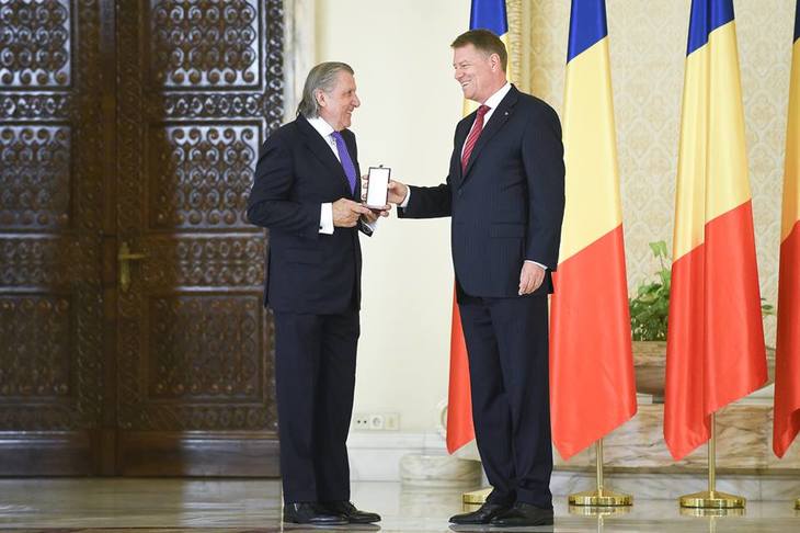 Mesajul lui Iohannis cu privire la cea mai înaltă distincţie pe care i-a acordat-o lui Năstase, comentat intens