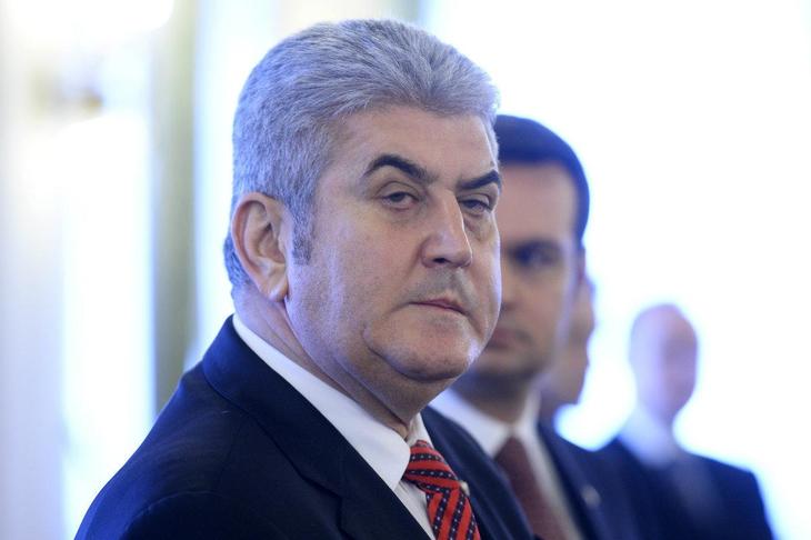 Facebook-ul, revoltat de cazul Gabriel Oprea. Blogosfera, dar si cele mai distribuite articole de ştiri au ca temă cazul fostului ministru al internelor