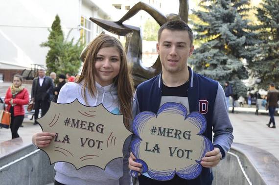 HAI LA VOT. Lucian Mîndruţă, primul în blogosferă cu un mesaj pentru tinerii moldoveni din România