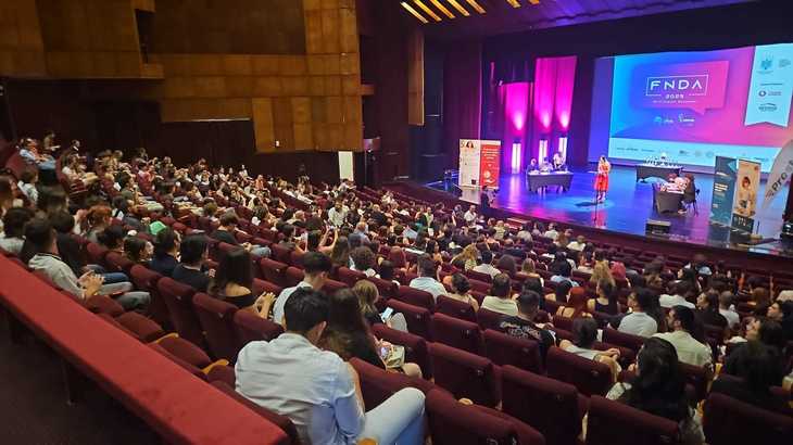 PARTENERIAT. Trei tineri clujeni sunt Campionii Naţionali la Dezbateri în acest an