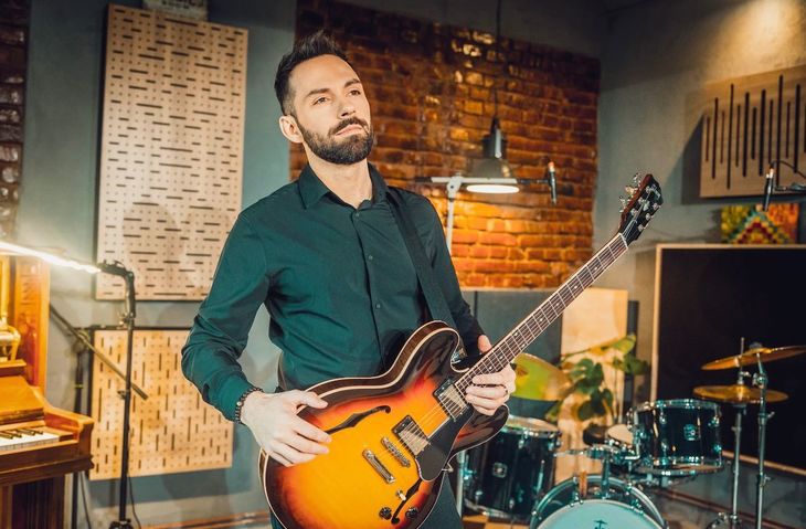 RECOMANDARE. Concept inedit: concerte Live cu public, dar cu tehnică de studio. Primul concert: jazz cu Ciprian Pop Group. Actorul Adi Nour, invitat.