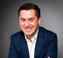 Politica este brățară de aur 