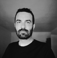 Opinii: Nebunul oportunistului Trump nu e speculatorul Musk. E ideologul radical protecționist Navarro