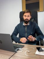 Opinii: Google a încetat să mai fie un drum spre noi. A devenit destinația