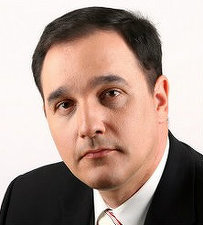 Despre nevoia întoarcerii asigurătorilor cu fața către consumatori